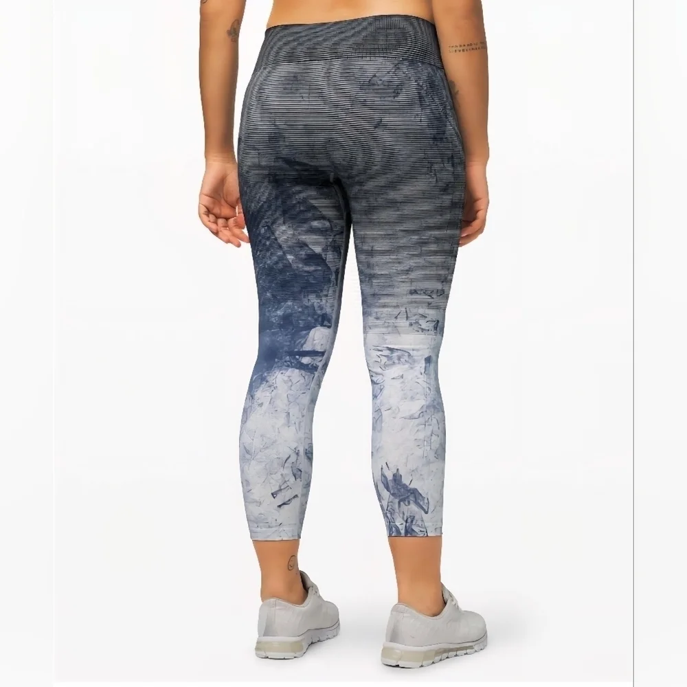 Lululemon Size 4 Ebb To Train Tight Luna Blue Black White Wash Cropped Leggings - Picture 3 of 12